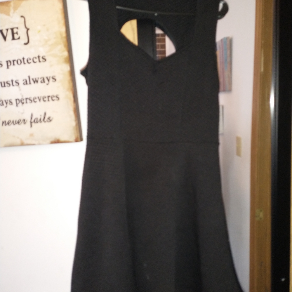 Dress - Picture 2 of 2